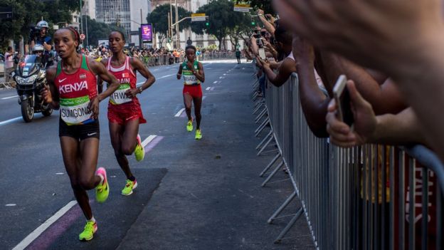 Jemima Jelagat Sumgong, Eunice Jepkirui Kirwa y Mare Dibaba