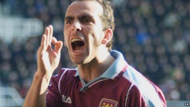 Paolo Di Canio Pushes Referee