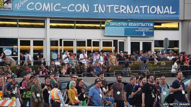 Queue for Comic-Con