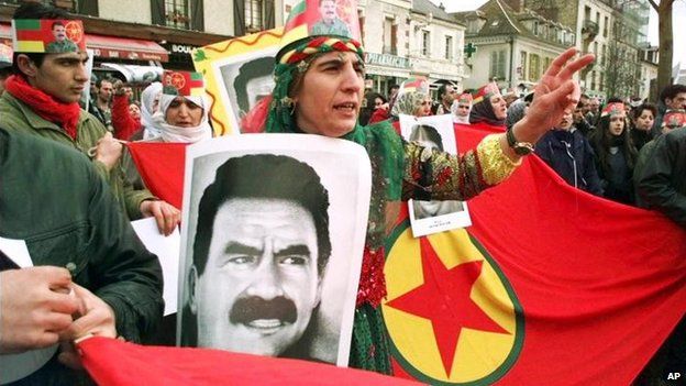 PKK supporters demonstrate in Paris after the arrest of Abdullah Ocalan (17 February 1999)