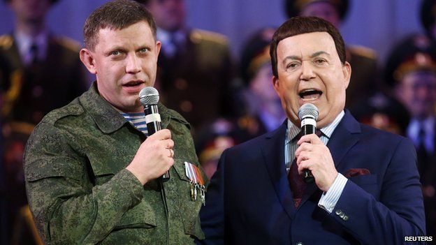 Iosif Kobzon (right) with separatist leader Alexander Zakharchenko, Oct 2014 - file pic
