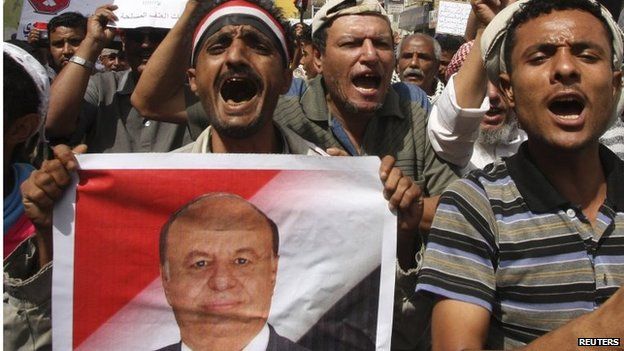 Supporters of President Abdrabbuh Mansour Hadi in Taiz (28/03/15)