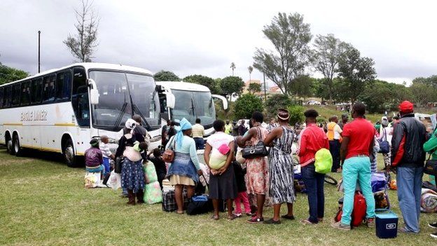 Foreign nationals leave for Zimbabwe, 19 April