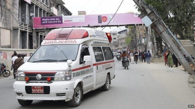 Nepal earthquake: Rescue effort intensifies - BBC News