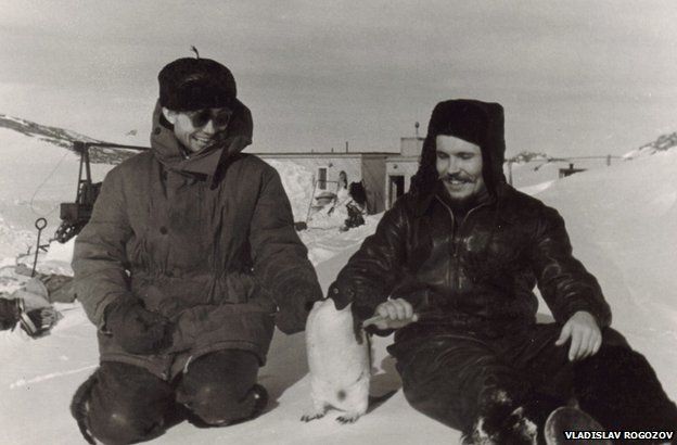 Leonid Rogozov (R) with a penguin