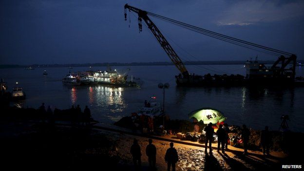 Rescue operation in Yangtze, 2 June