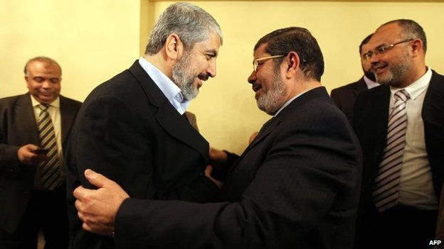 Hamas political leader Khaled Meshaal meets Mohammed Morsi in January 2012