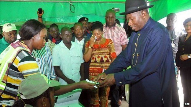 President Jonathan registers to vote after problems with the biometric card reader, 28 March 2015