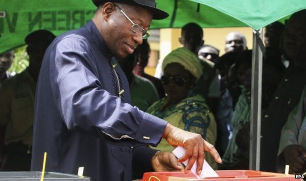 Nigerian incumbent president Goodluck Jonathan casts his ballot at a polling station in Otueke, Bayelsa state, Nigeria, 28 March 2015