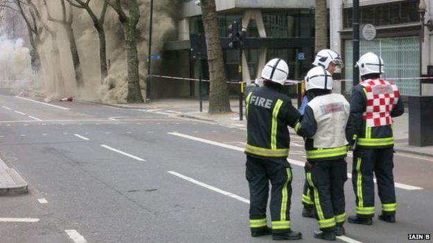 Holborn electrical fire causes mass evacuation - BBC News