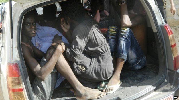 Students flee after attack in Garissa (2 April 2015)