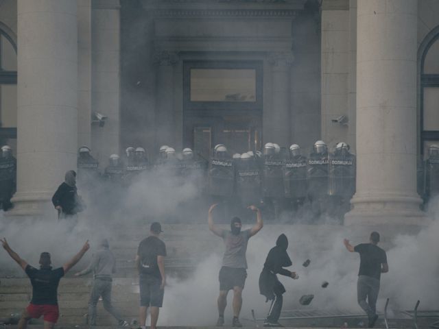 Protest U Beogradu Suzavac Kamenice Policijsko Nasilje Drugog Dana