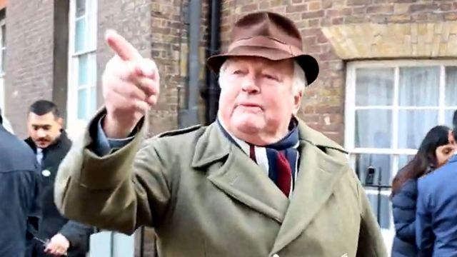 النائب بوب ستيوارت