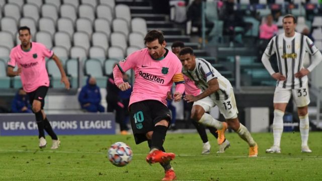 Messi chốt chiến thắng 2-0 ở phút bù giờ qua quả phạt đền