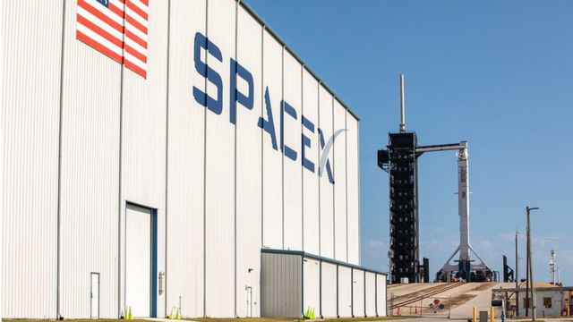 SpaceX de Elon Musk cómo es la compañía que la NASA eligió para su el