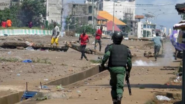 Abashyigikiye abatavuga rumwe n'ubutegetsi bigabije imihanda bamagana ibyatangajwe n'akanama k'amatora