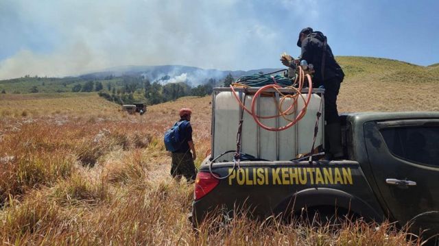 Kebakaran Bromo Calon Pengantin Minta Maaf Kejadian Tidak Sengaja