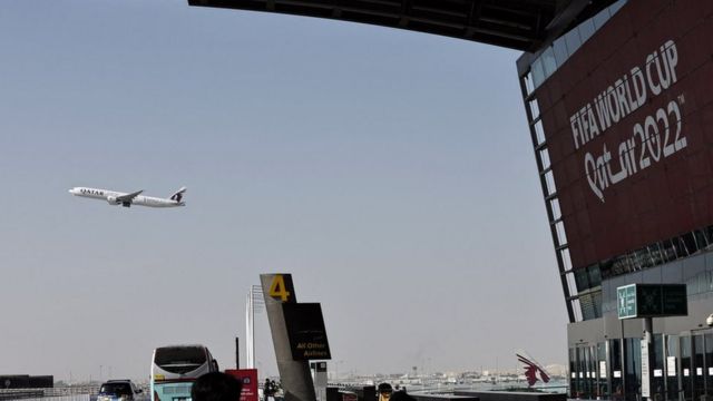 إقلاع طائرة في الدوحة