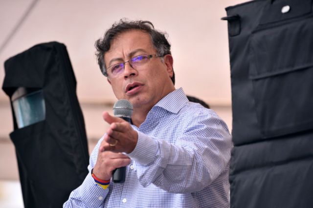 Gustavo Petro Qué fue el proceso 8 000 y en qué se parece y en qué se