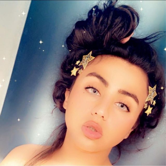 عرف نور من خلال مقاطع مصورة عادة ما كانت تقسم العراقيين بين منتقد له ومدافع عن حقه في التعبير عن اهتماماته وهواياته.