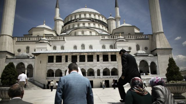 Markaziy Osiyodagi Eng Yirik Masjid Bitish Arafasida BBC News O Zbek