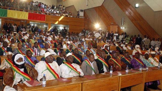 Mali L Opposition Rejette Le Projet De Constitution BBC News Afrique