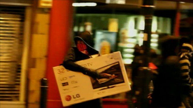 London Riots Scenes Of Looting And Aftermath BBC News