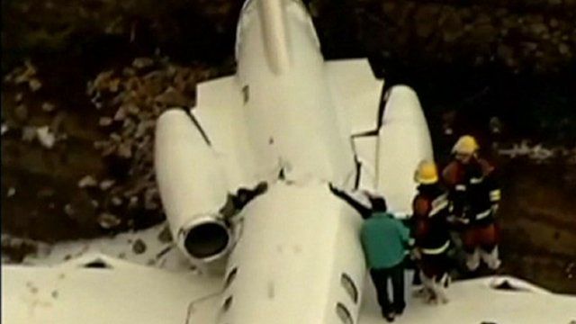 Brazilian Plane Skids Off Runway And Crashes Into Fence - BBC News