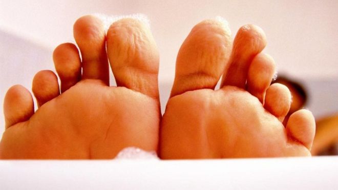 Dedos de los pies arrugados
