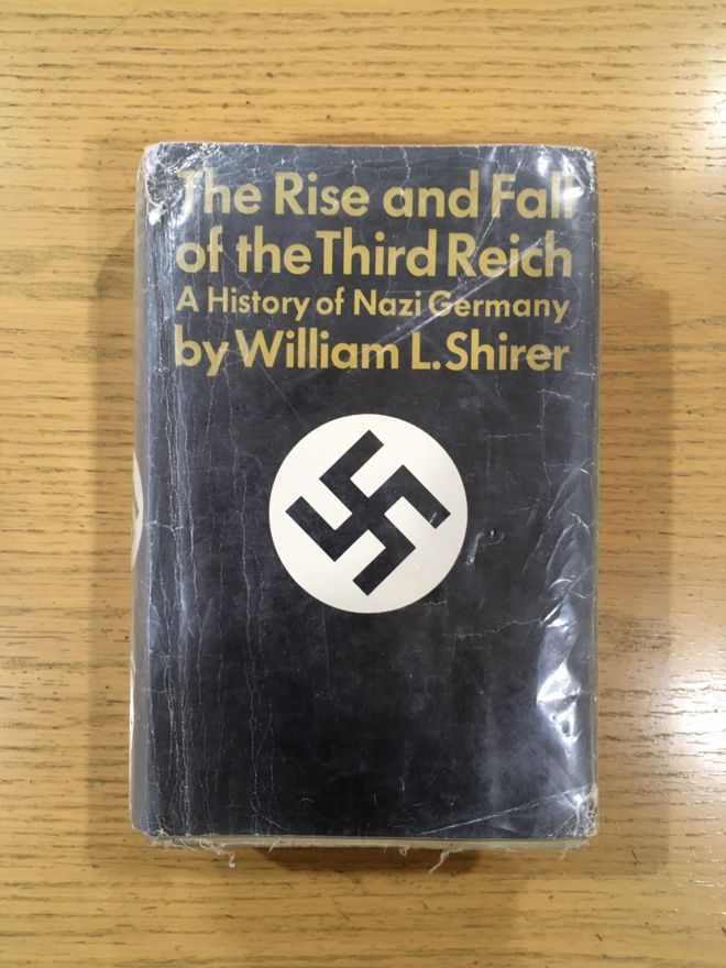 Libro "El auge y caída del Tercer Reich".