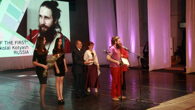 جایزه بهترین فیلم داستانی کوتاه به فیلم "هر فرد نخست" ساخته نیکولای کوتیاش از روسیه اختصاص یافت.