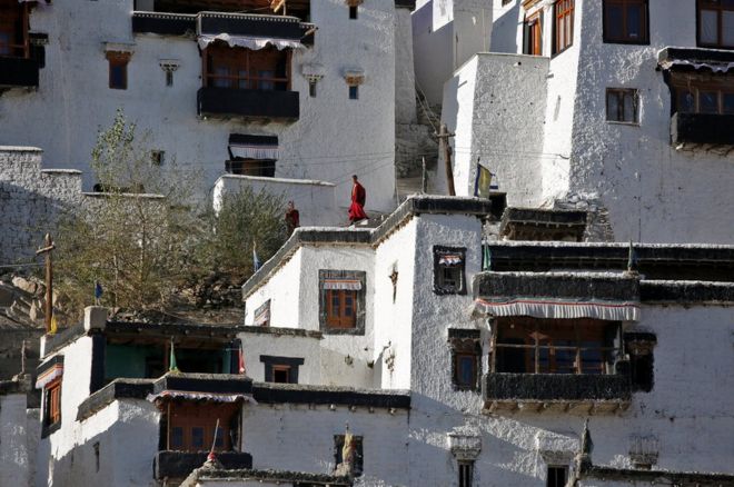 15 ஆம் நூற்றாண்டு திக்செ மடாலத்தில் குழந்தை துறவியர்