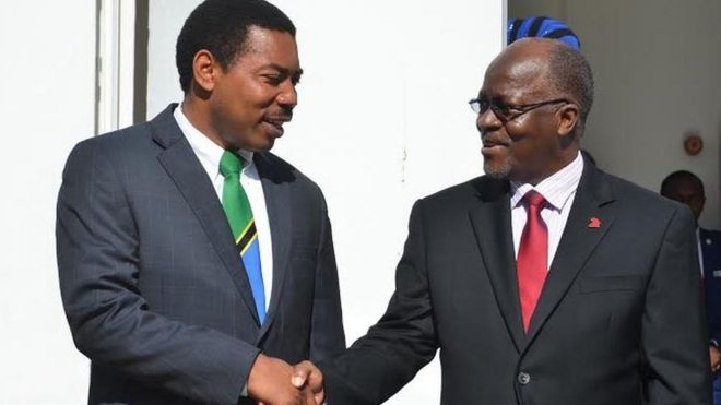 Bw Nchemba akiwa na Rais Magufuli