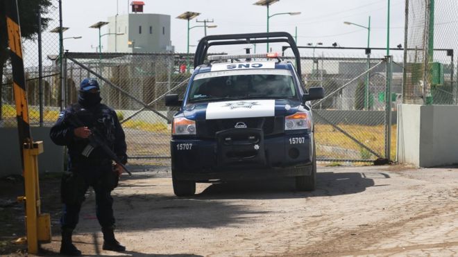 Security guard outside El Altiplano prison in Mexico - 14 January 2016