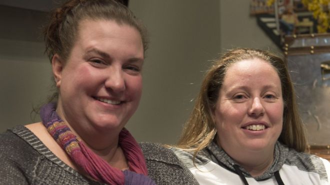 Judge reverses ruling on lesbian foster parents