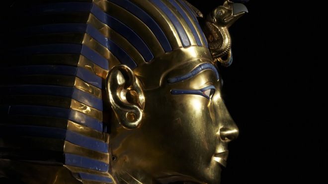 La máscara de oro de Tutankamón.