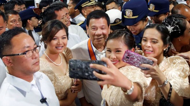 Tổng thống Rodrigo Duterte nói về bước ngoặt trong quan hệ với Trung Quốc