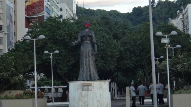 Statue of Princess Isabel of Brazil