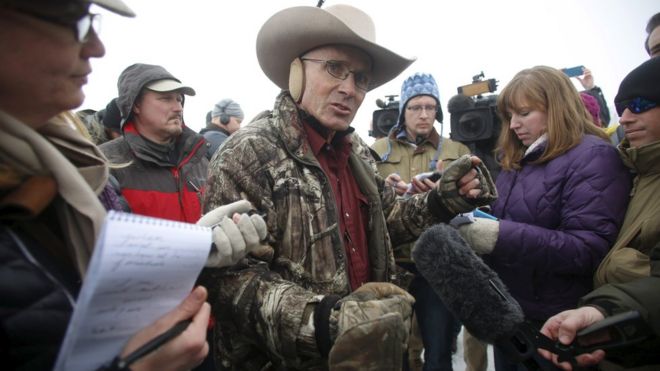 Arizona cattle rancher LaVoy Finicum talks to the media at the Malheur National Wildlife Refuge near Burns, Oregon, in a January 5, 2016 file photo.