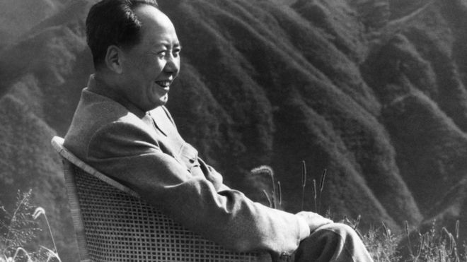 Mao Zedong de vacaciones en la montañas de Lushan en 1961