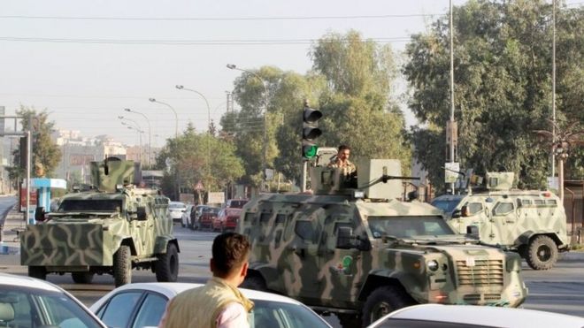 خودروهای نظامی پیشمرگه های کرد در مناطق مورد حمله داعش در کرکوک