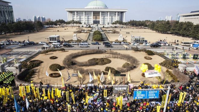 برلمان كوريا الجنوبية يوافق على مساءلة الرئيسة بارك غوين-هاي بسبب فضيحة فساد