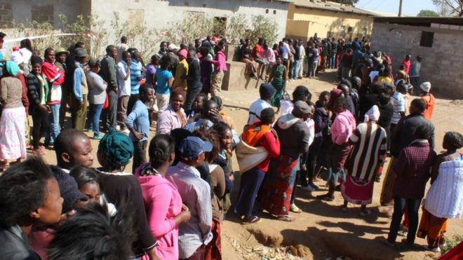 Zambians queuing to vote in Lusaka - 11 August 2016