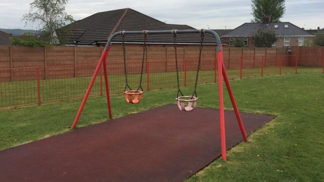 Baby swing