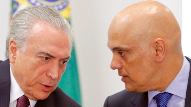 Presidente Michel Temer (à esq) e Alexandre de Moraes