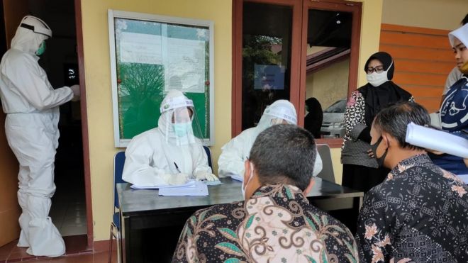 Mengapa Aceh Tetap Gelar Hukuman Cambuk Saat Pandemi Dan Dihadiri