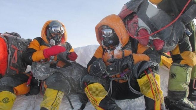 Dinesh and Tarakeshwari Rathod on the Everest climb