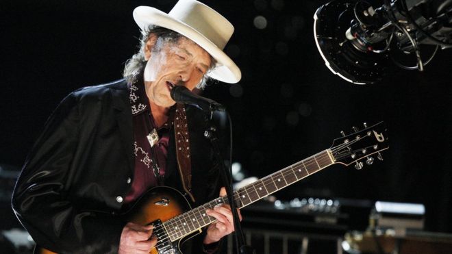 Bob Dylan en concierto en California en 2009