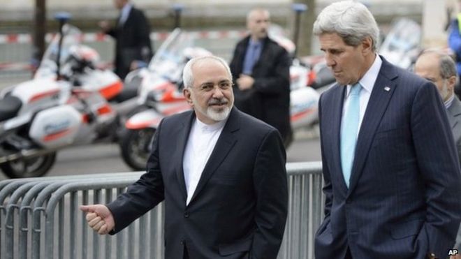 Mohammad Javad Zarif talks to John Kerry in Geneva, Switzerland (14 January 2015)