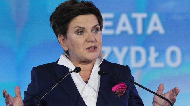 Beata Szydlo of PiS at party rally, 22 Oct 15